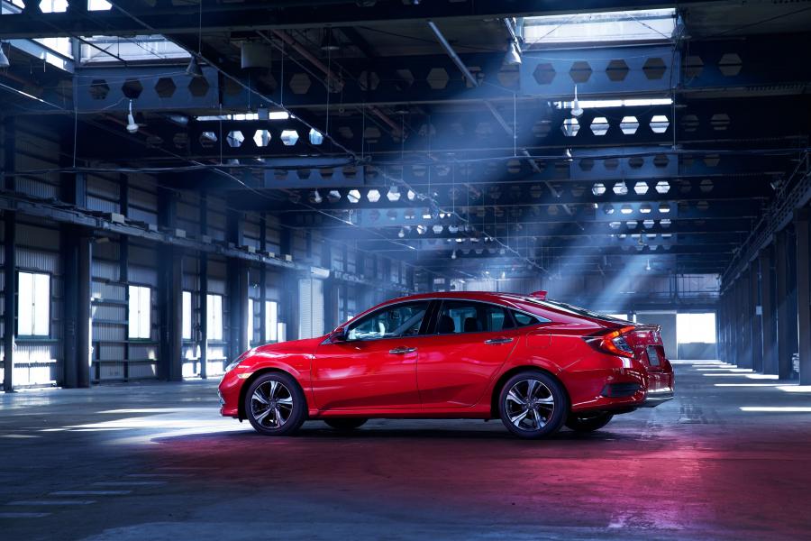  Honda Civic Sedan (FC) 2019 года  (JP) (фото 2 из 13)